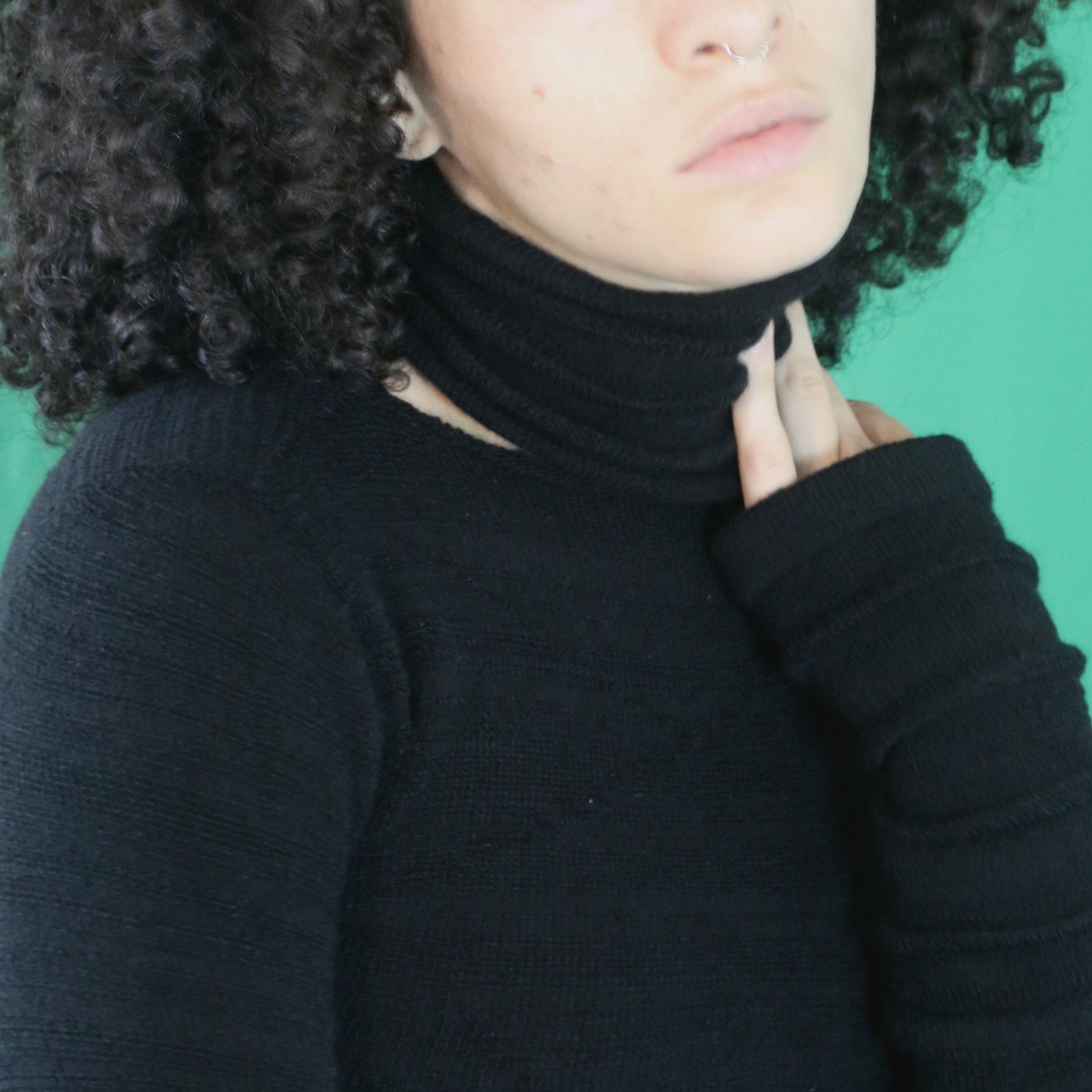 knit neck cuff in black