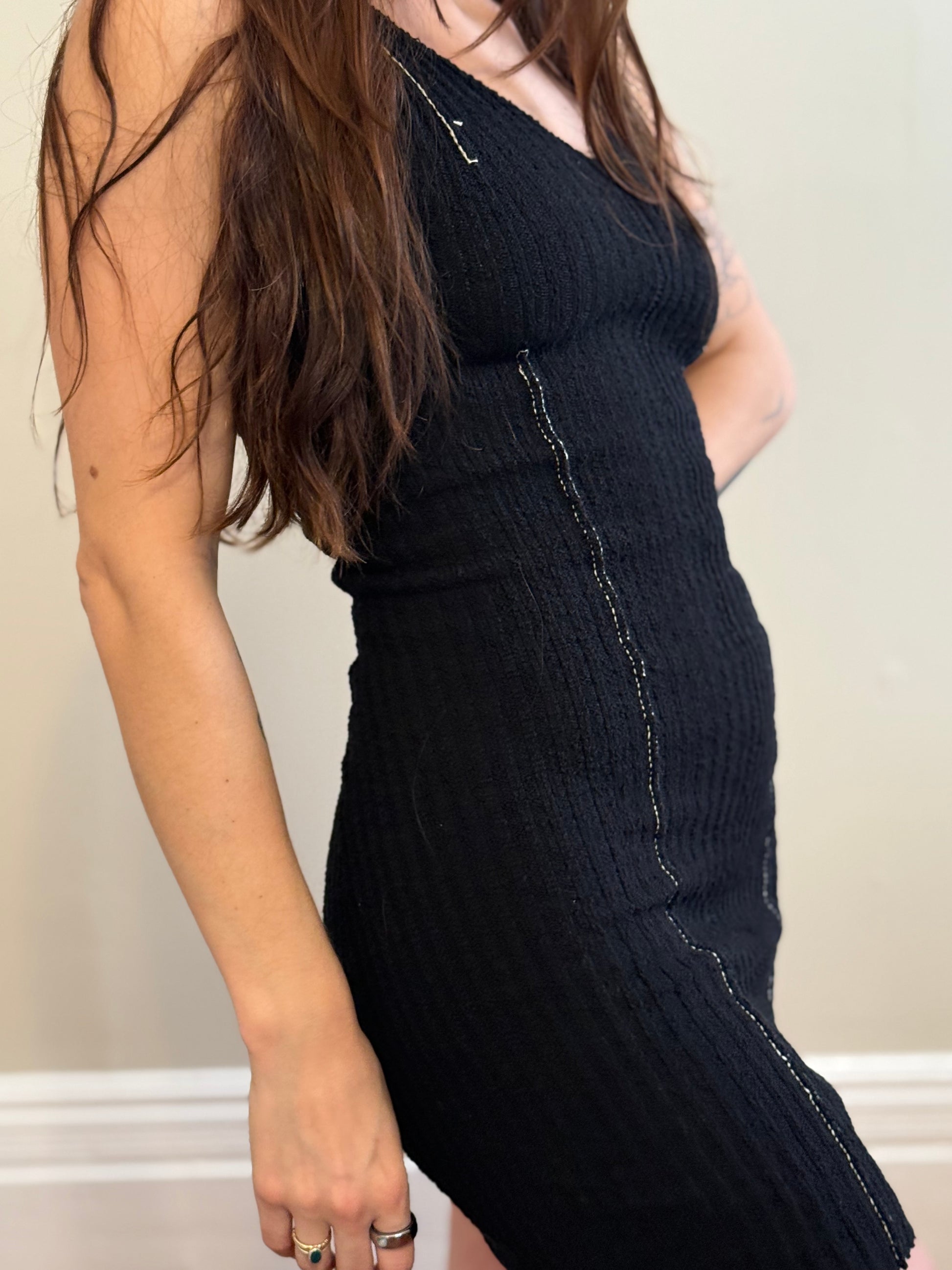fitted knit black dress