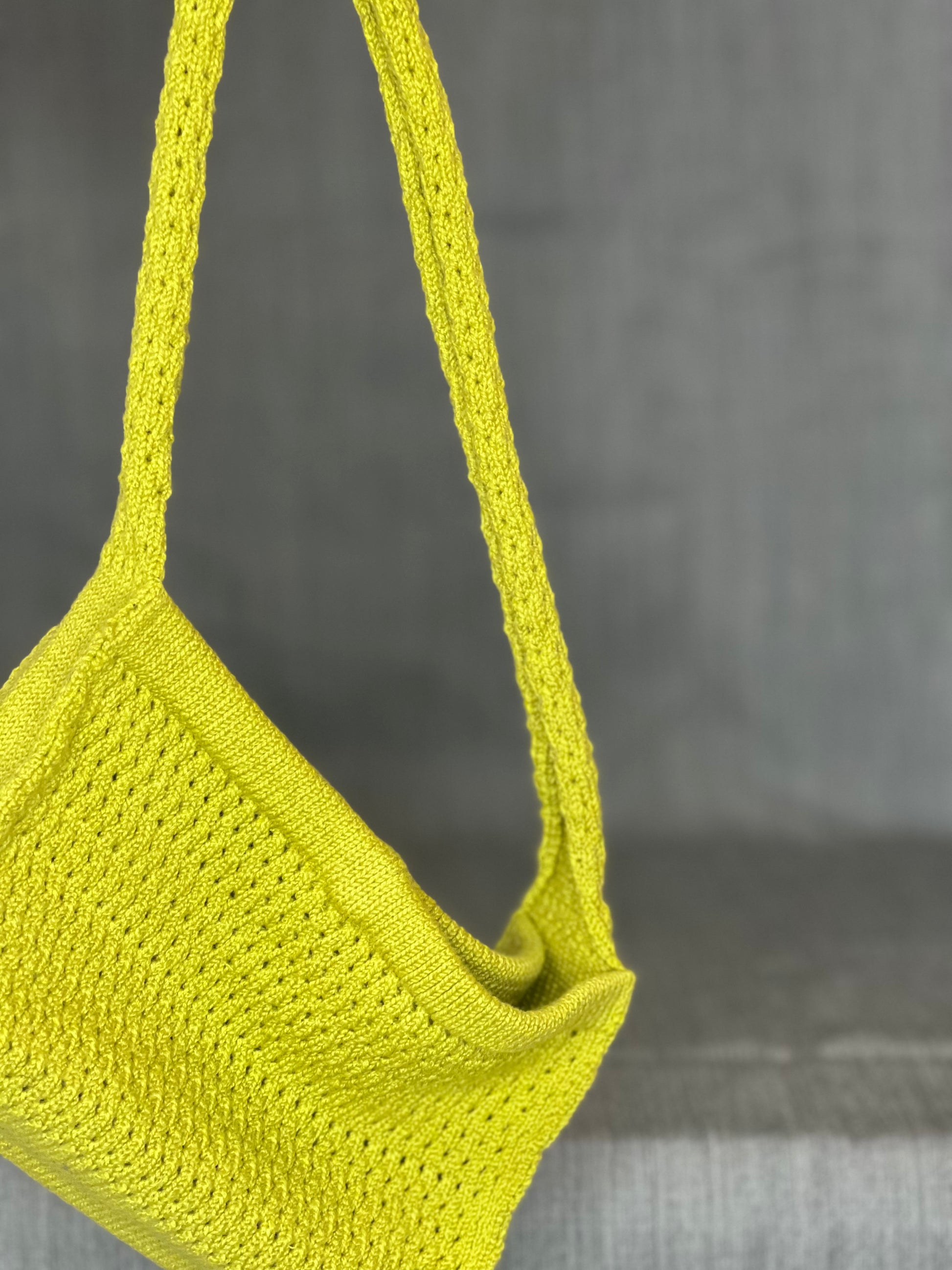 textured knit shoulder bag in lime