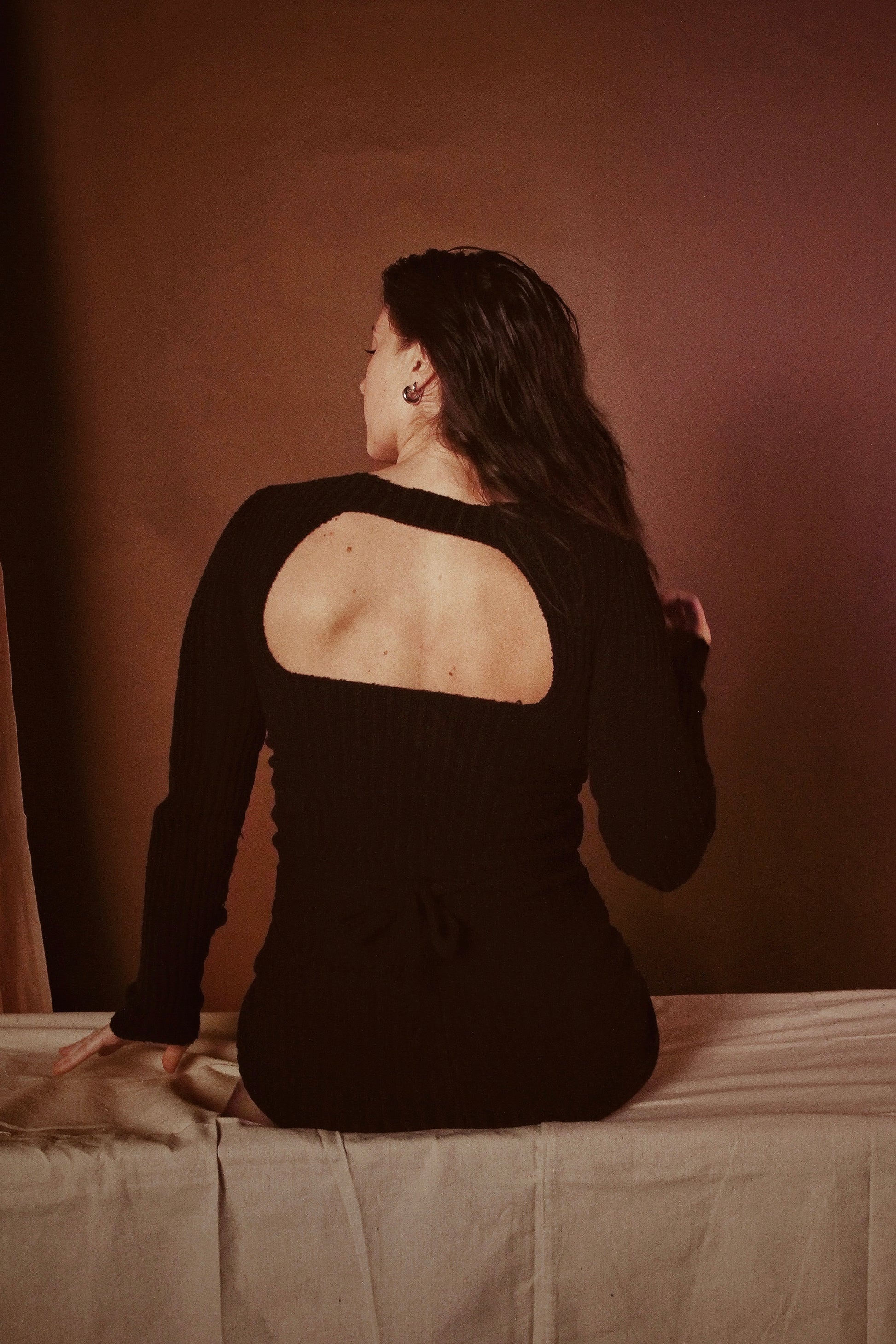 rib knit top with cut out in black