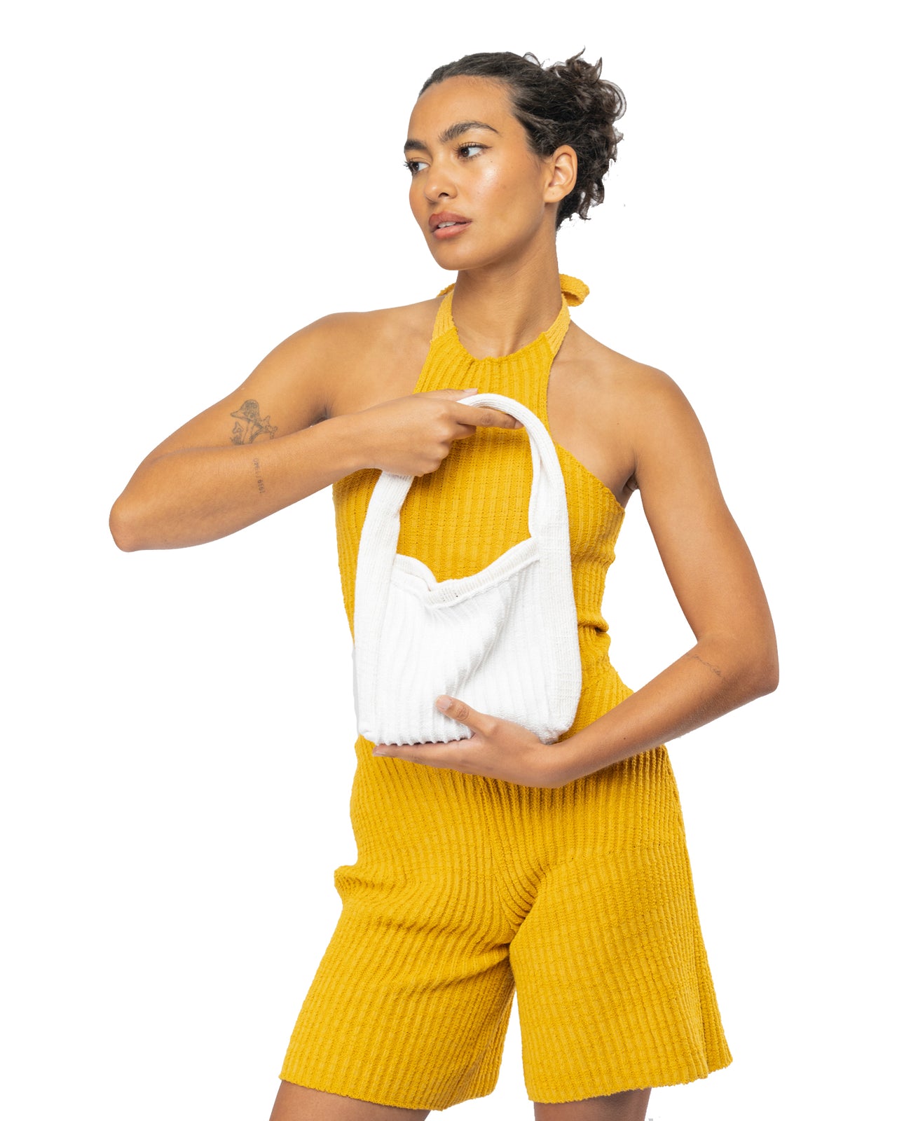 knit shoulder bag in white