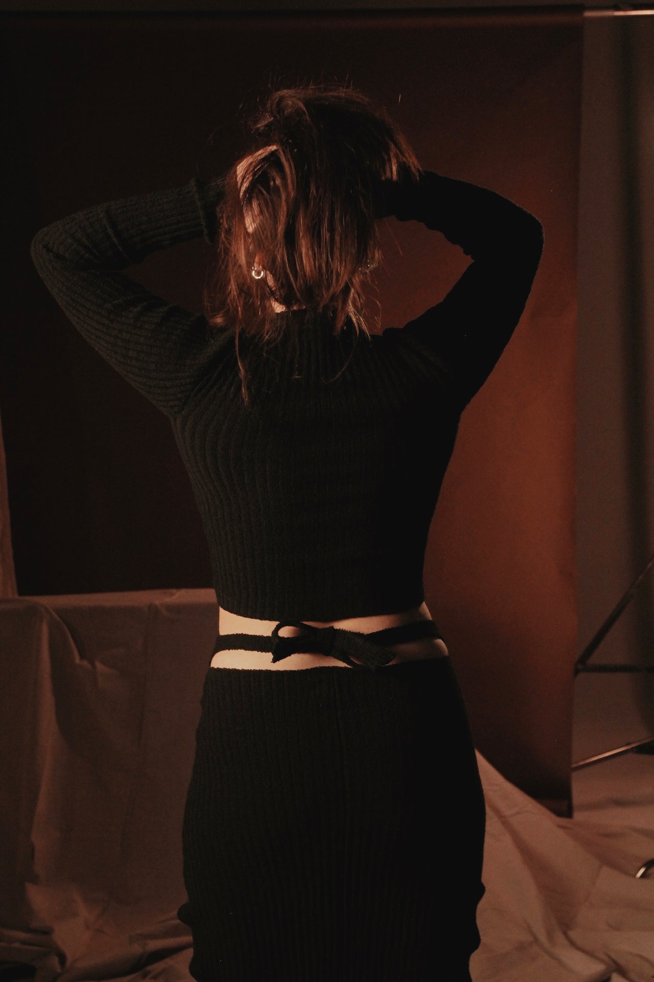 MIDI TIE SKIRT - BLACK